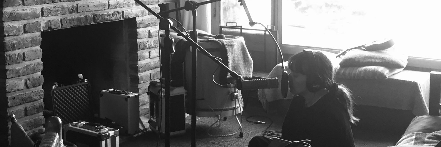 Niña Tormenta banner