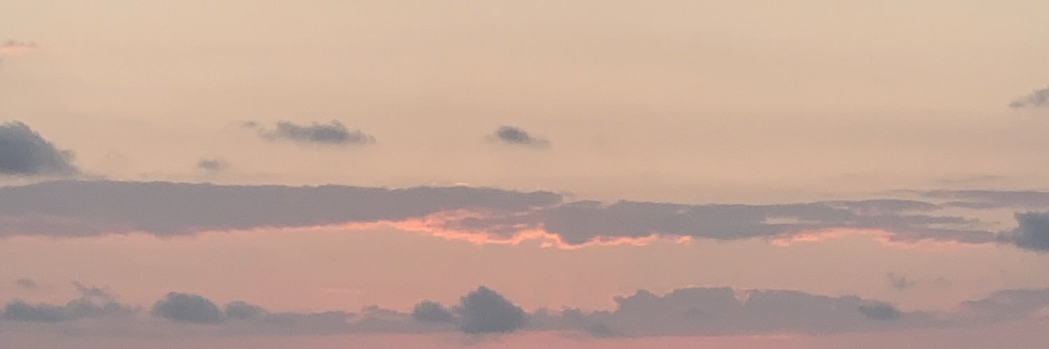 aoypttn's profile banner image