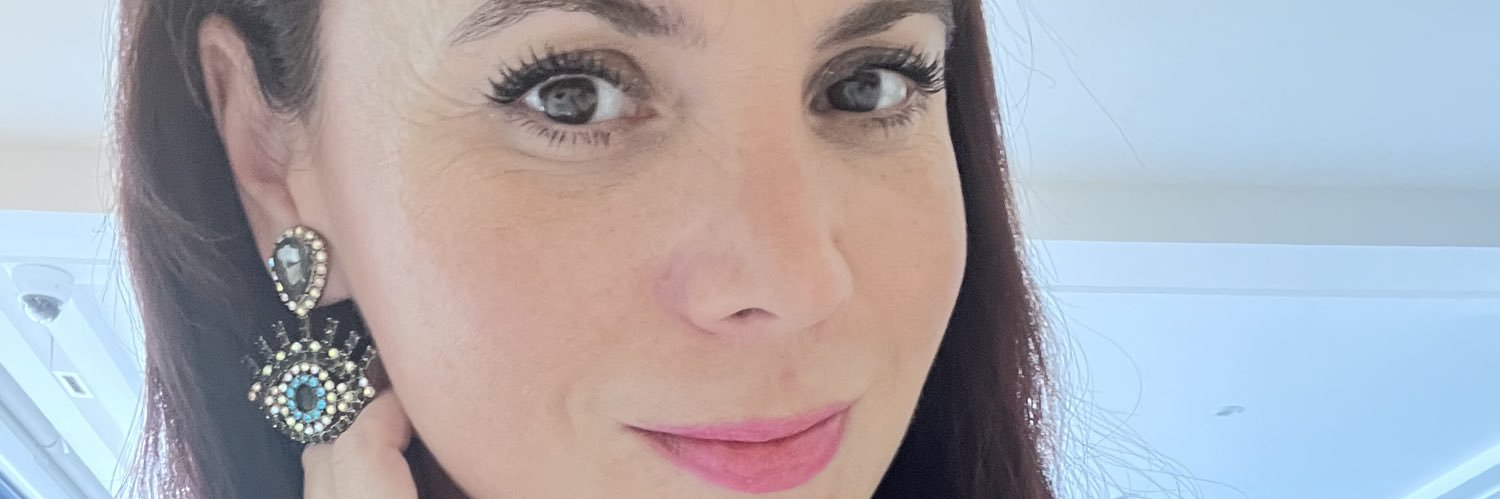 karydeGlez's profile banner image