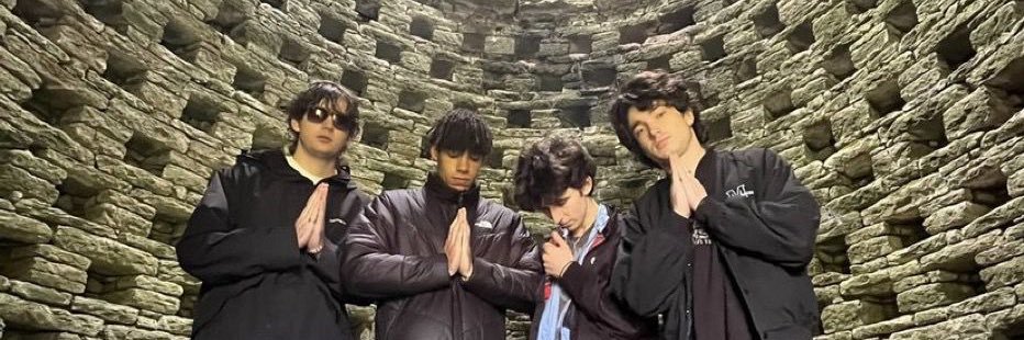 caitlin⁸¹ ★ SEEING FONTAINES! banner