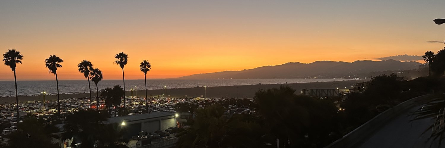 🅿🅴 🅸🅽🅽🅾🆅🅰🆃🅾🆁 banner