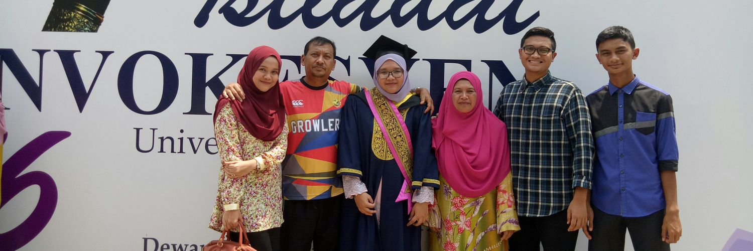 aininaapandi's profile banner image
