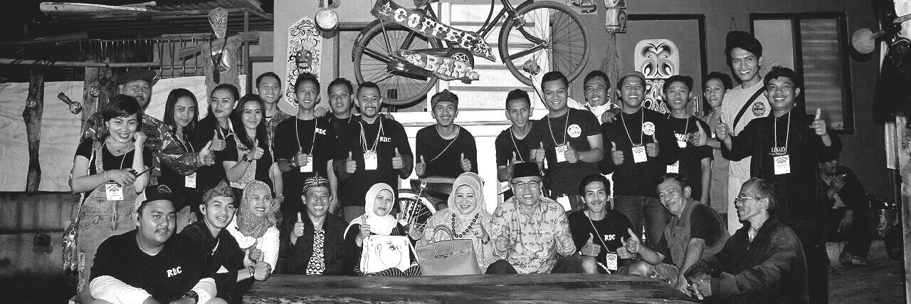 RIOTDANCINGFAMILIA banner