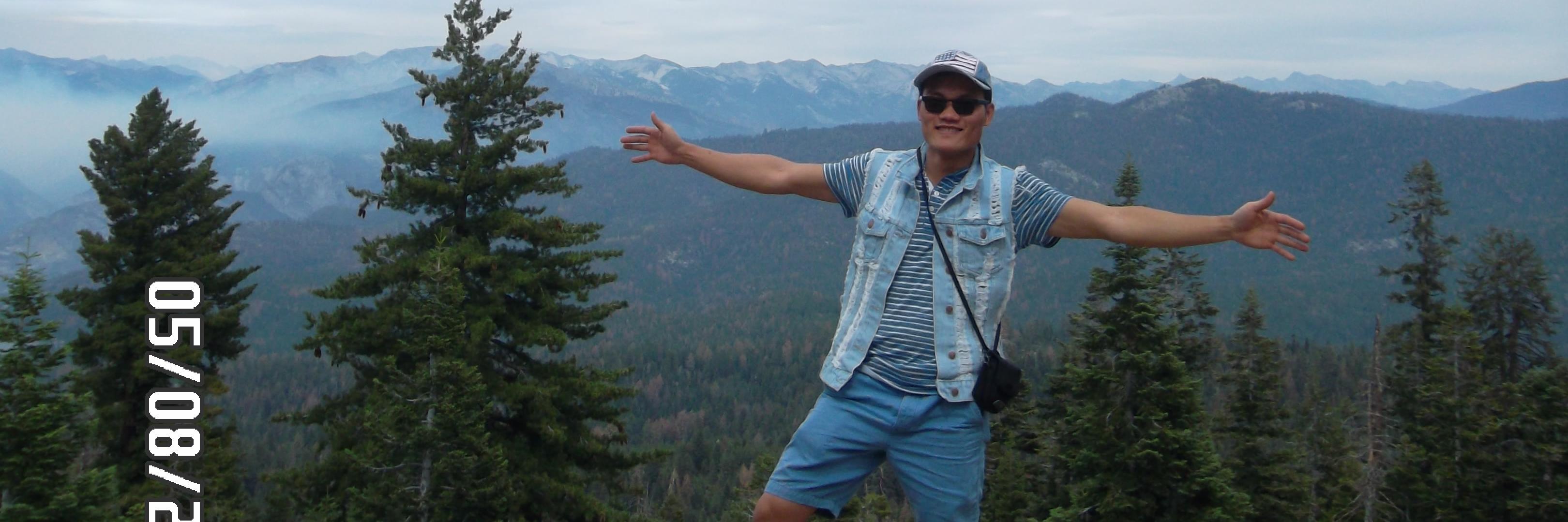 longvuit's profile banner image