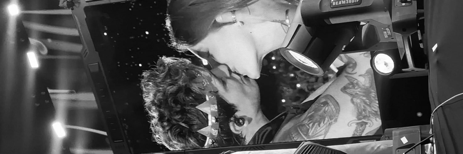 yas banner