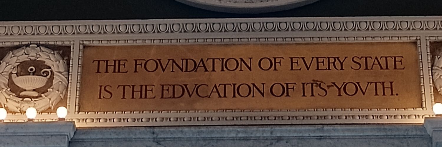 Vanina Decker banner