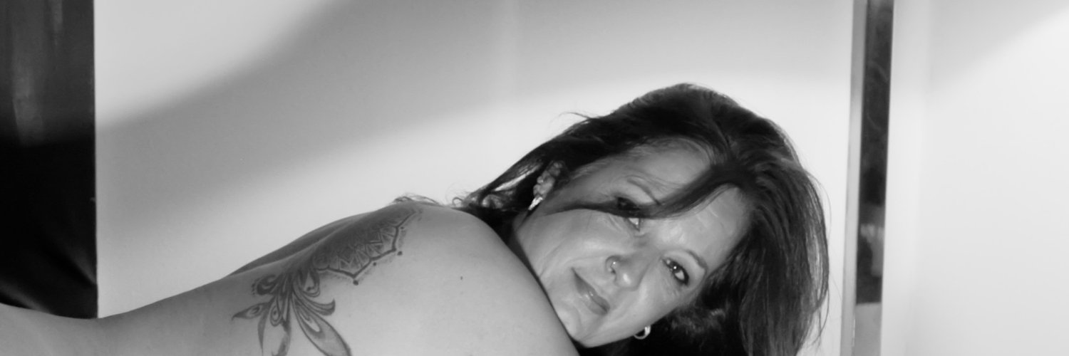 ValeriaLunaReal's profile banner image