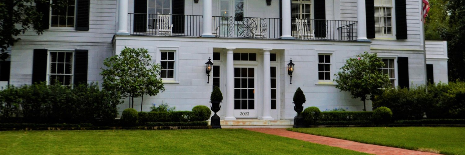 T POTUS's banner