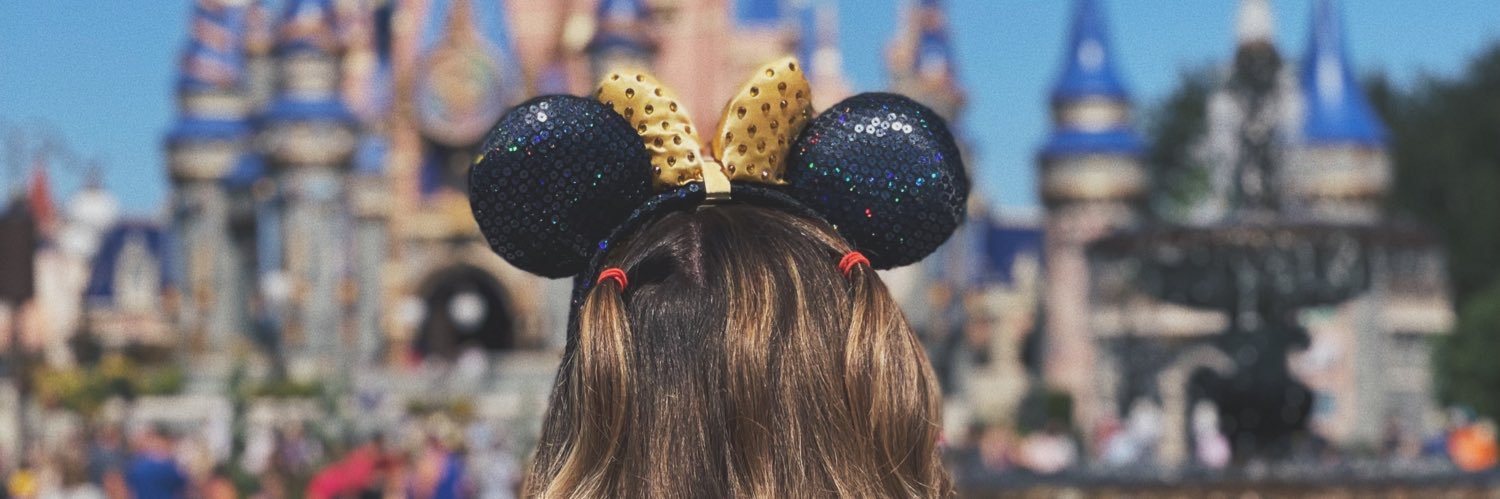 Lorraine Carlucci banner