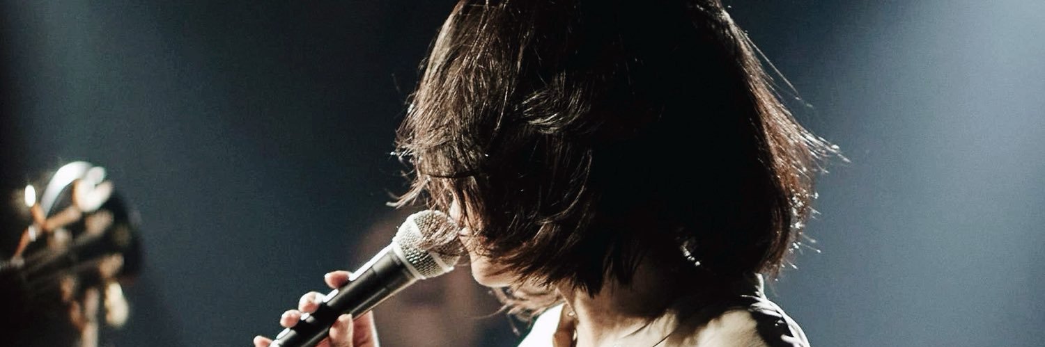 simona_vo's profile banner image