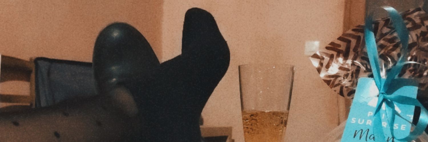 Lollafeeet's profile banner image