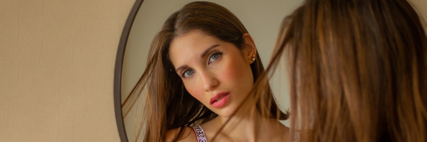 ludmi_fad's profile banner image