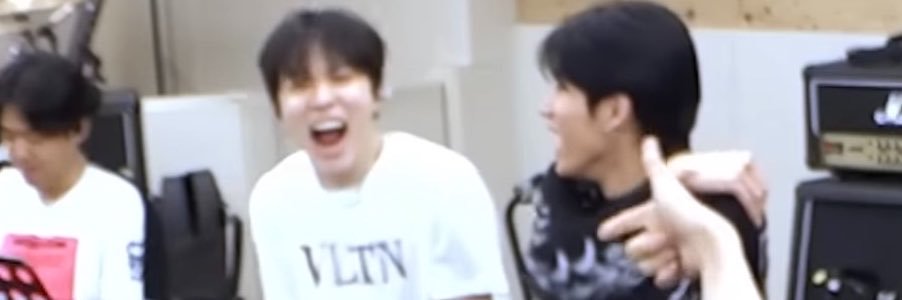 pan_ucham's profile banner image