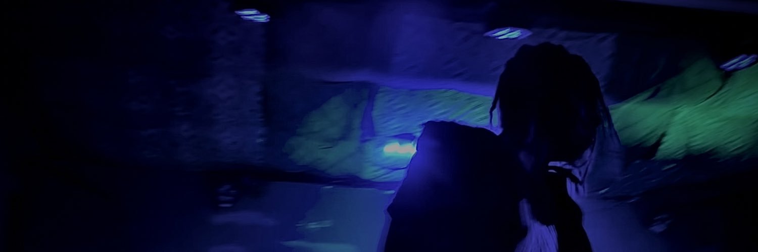 Twitter banner for @youknoeo