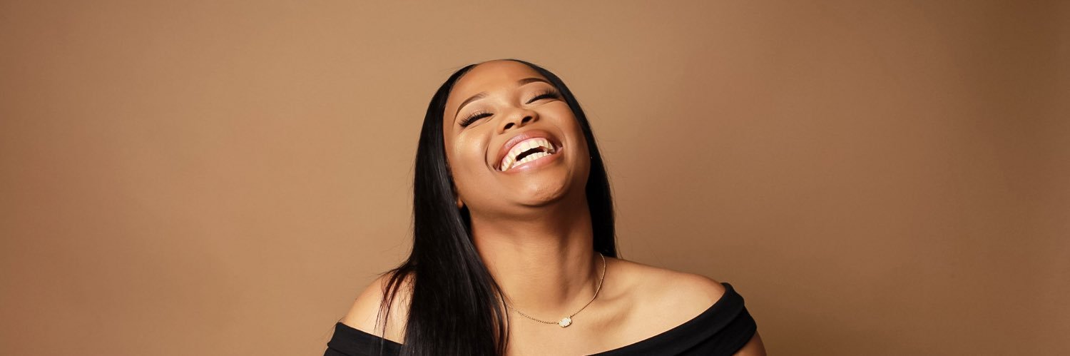 qqueennaee's profile banner image