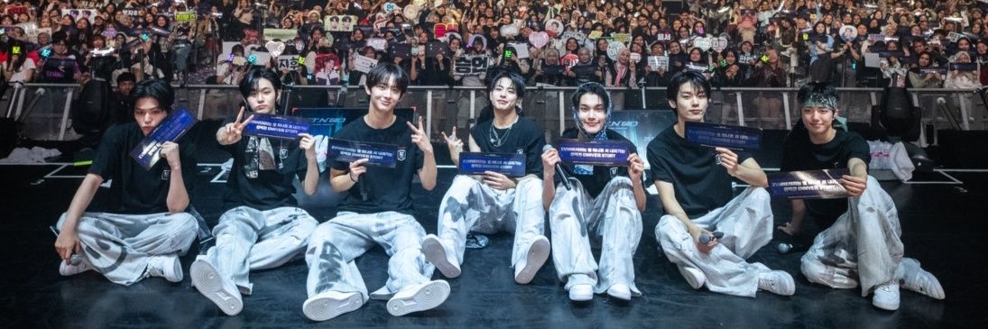 foxbinie's profile banner image