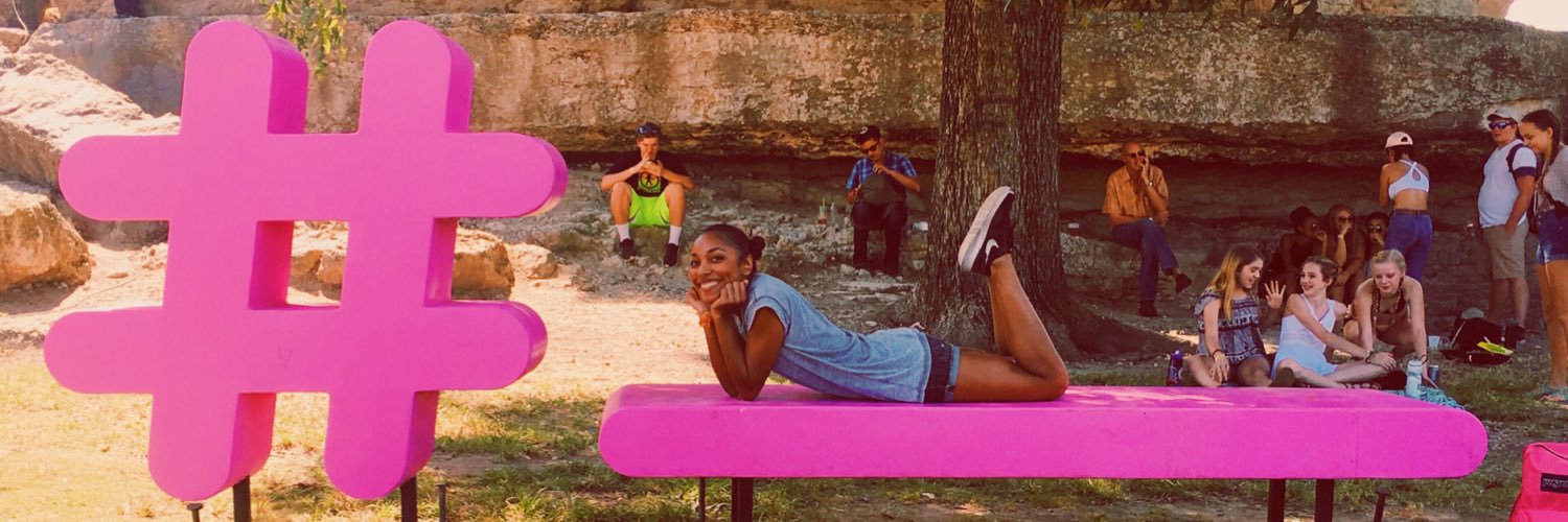 sydnipowell's profile banner image