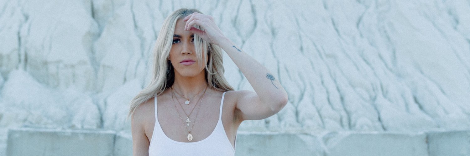 Hannah Hampton banner