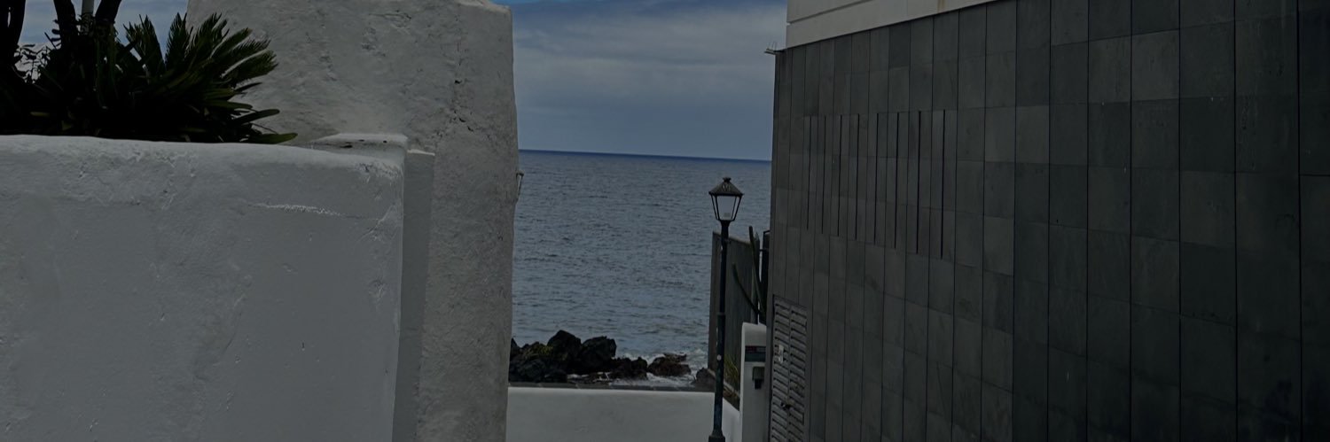 Andreaa_1506's profile banner image