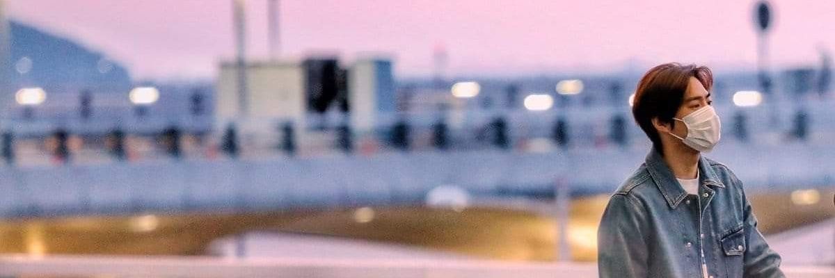 arichua's profile banner image