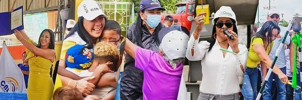 RobertaZam_ofi Profile Banner