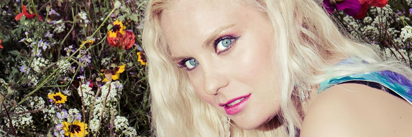 Lorena__F's profile banner image
