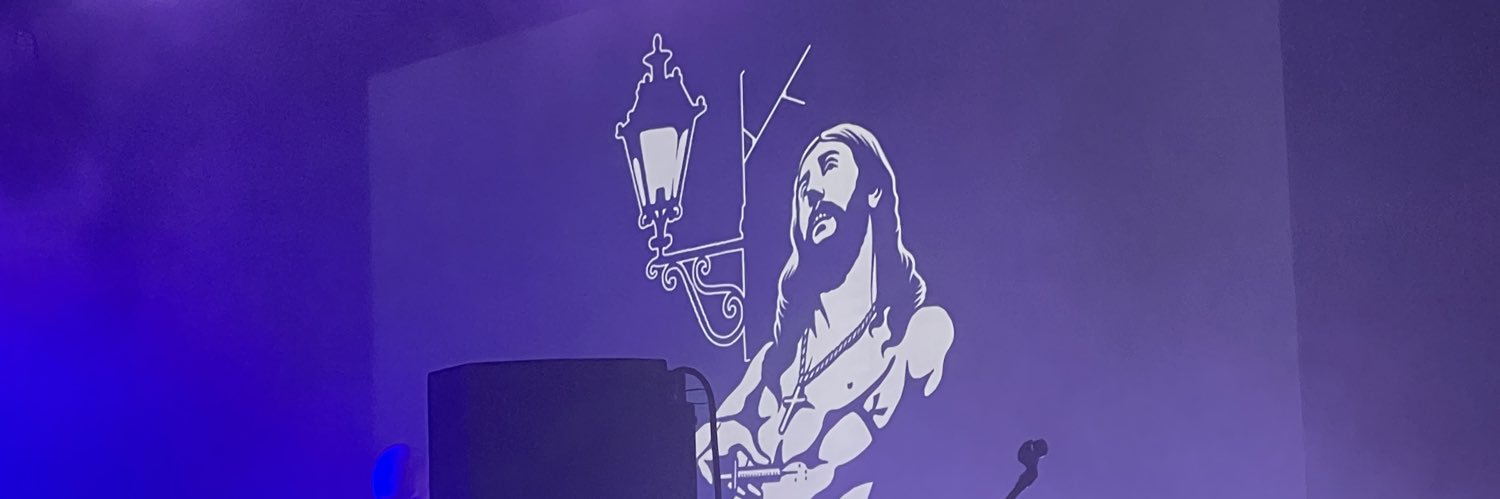 Ana ~ 🎩🧁 banner