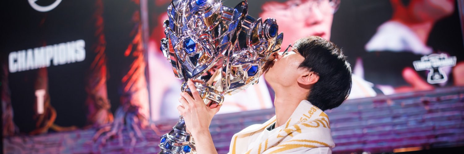 minjuseyo ⩌ ̫⩌ banner