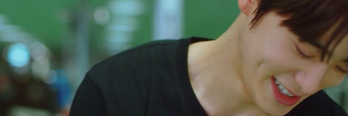 A 🍑 banner