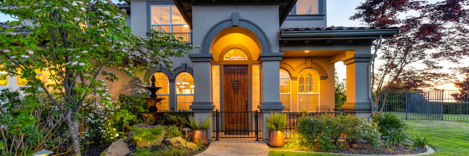 VivLinRealtor's profile banner image