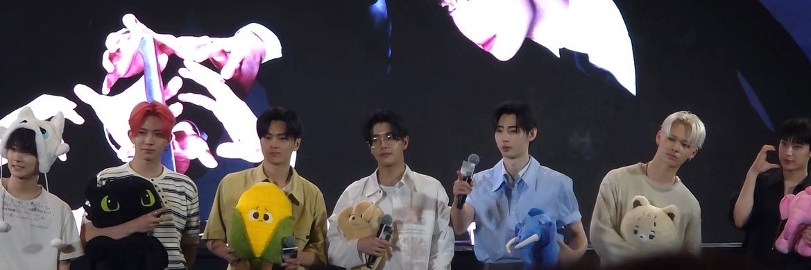 magicbluevibe's profile banner image