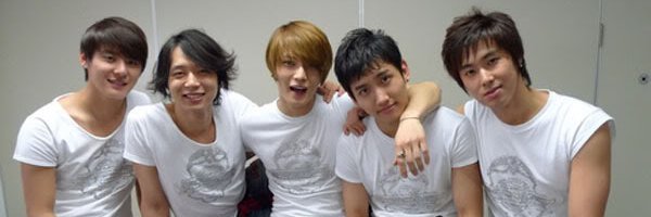 ลูกโป่งแดงเชียนวาฬ｡ banner