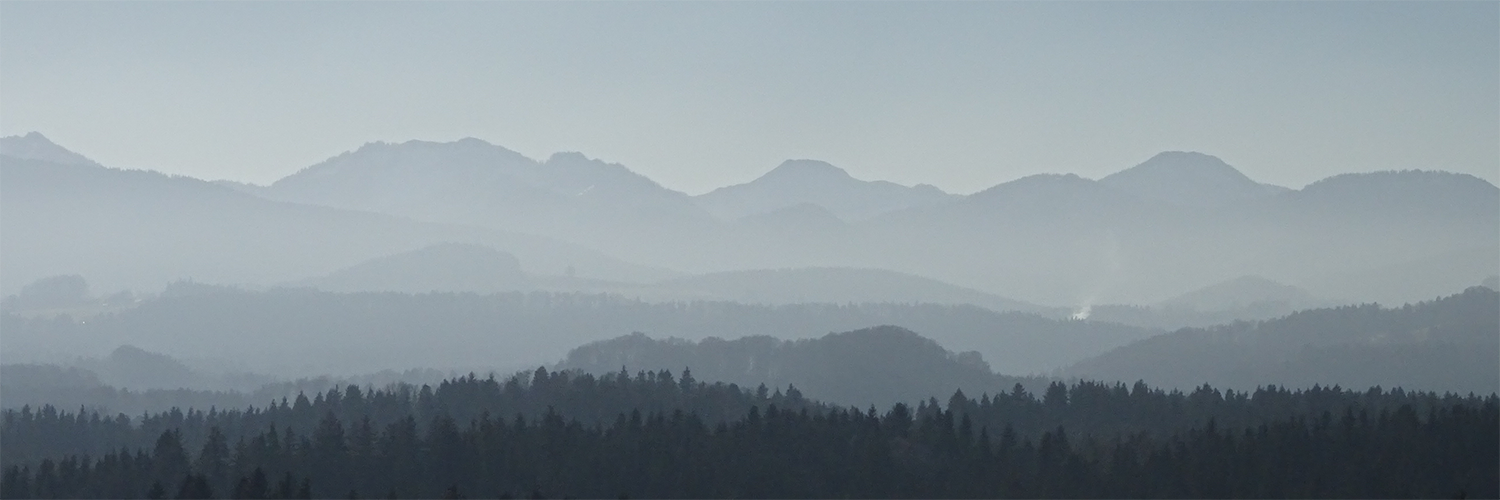 kurmit banner