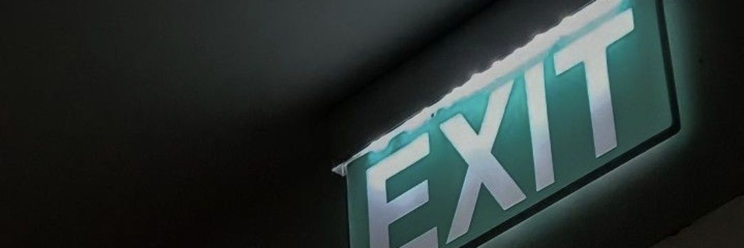 T banner