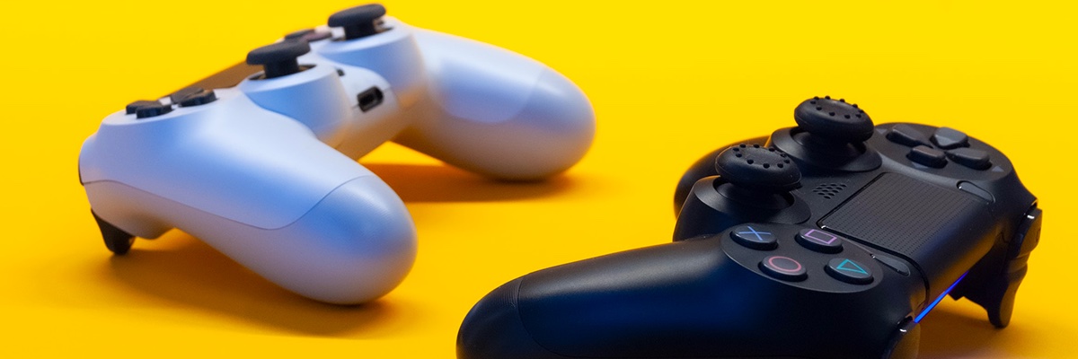 Anthony L. Wolf 🐺🖋🎮 banner