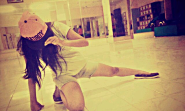 Dindacassanova_'s profile banner image
