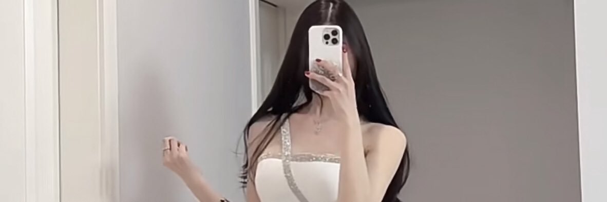 abaraemma's profile banner image