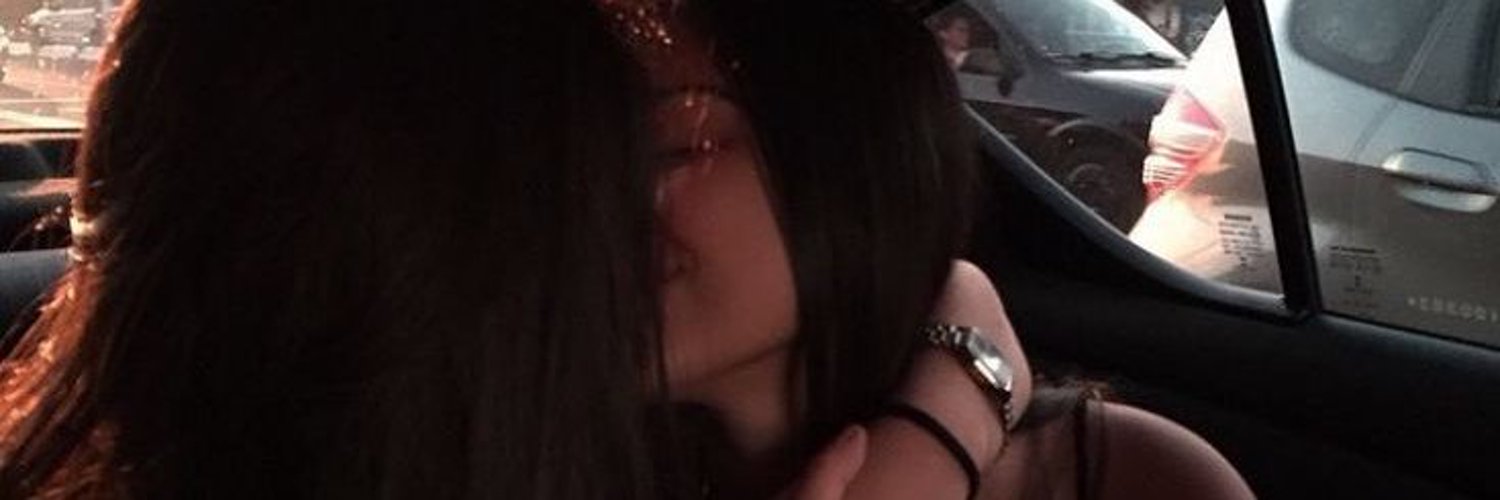 Lesbianshowx banner