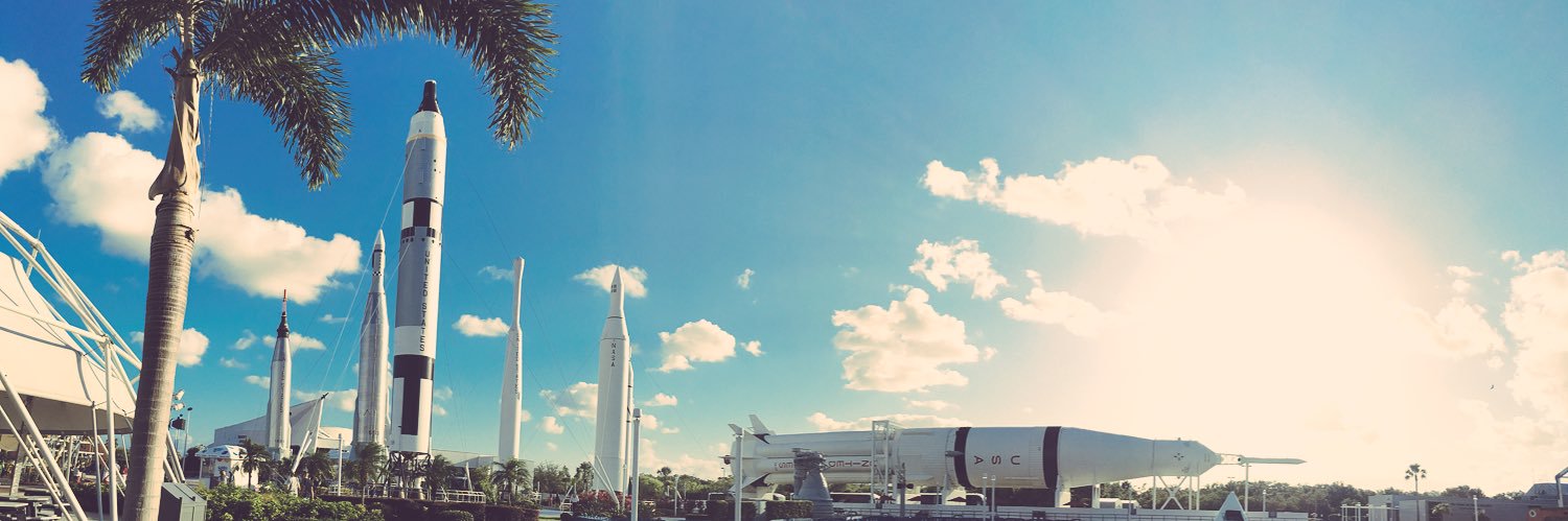 Moisés Chiullán banner