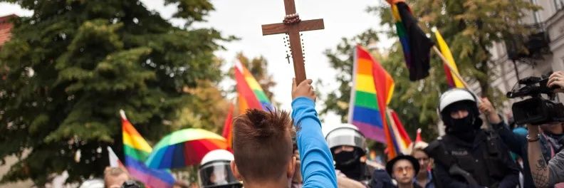 Quis ut Deus?'s banner