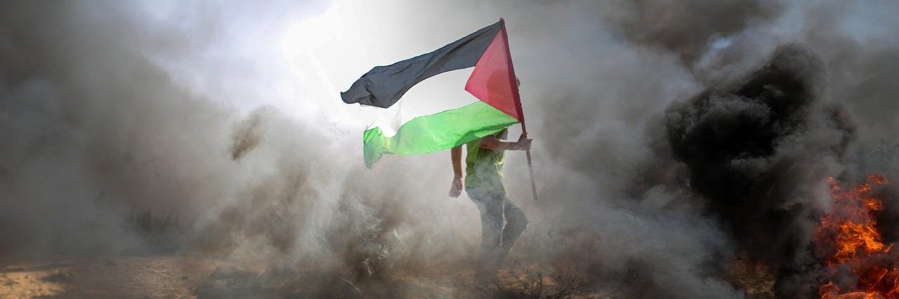 Globalize a Intifada banner