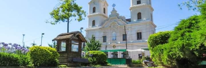 Adriana Cáceres banner