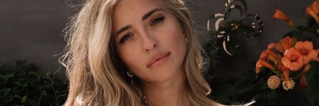 elenellis's profile banner image