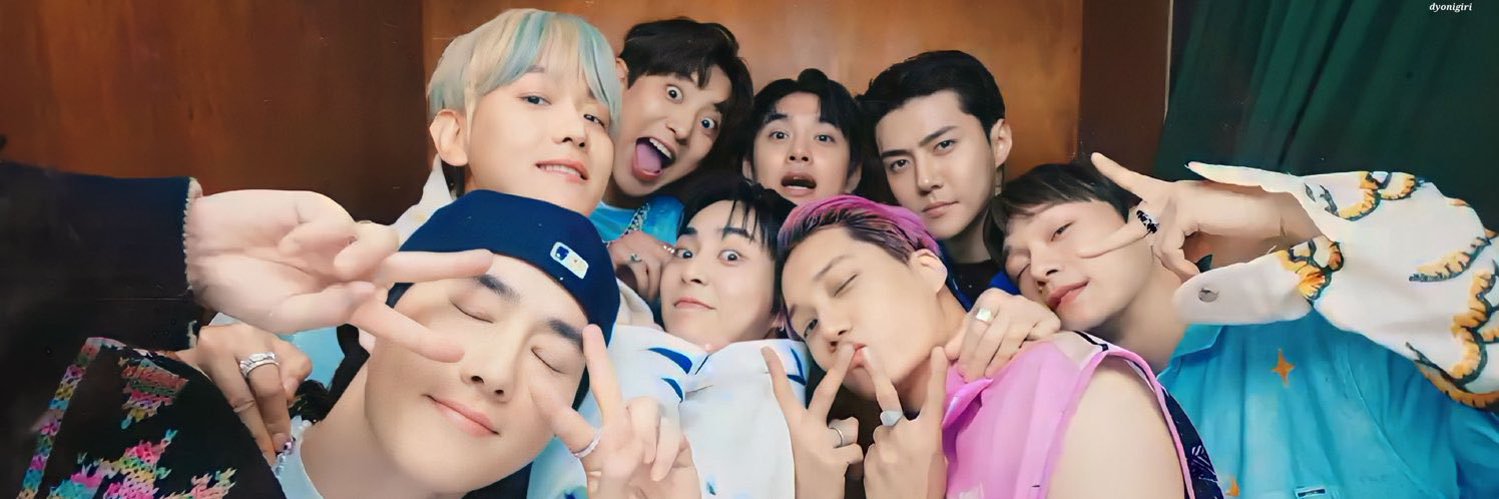 xunmooncy's profile banner image
