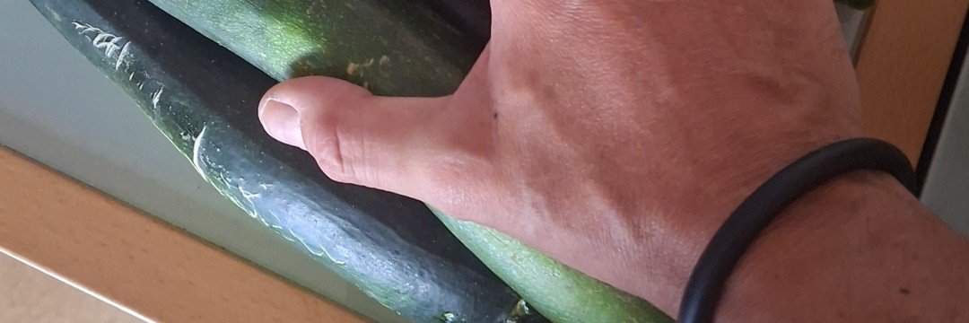 FeetLifeSt25619's profile banner image