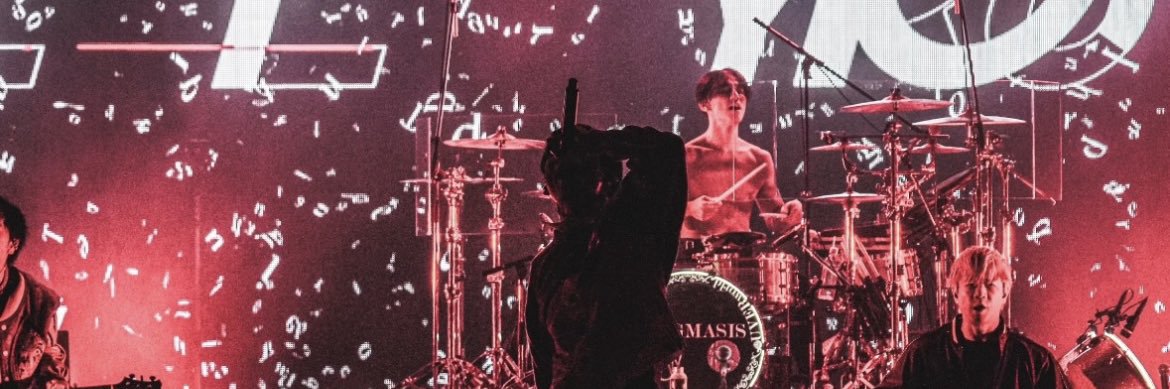 live_no_account's profile banner image