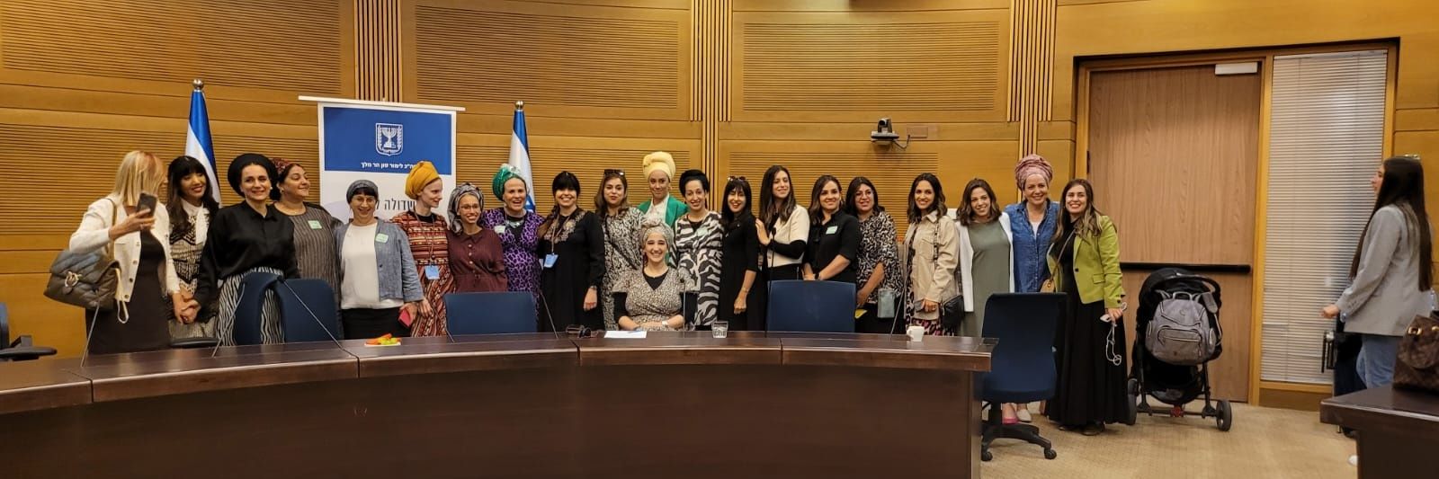 השדולה למען האישה החרדית והדתית בכנסת ישראל's banner