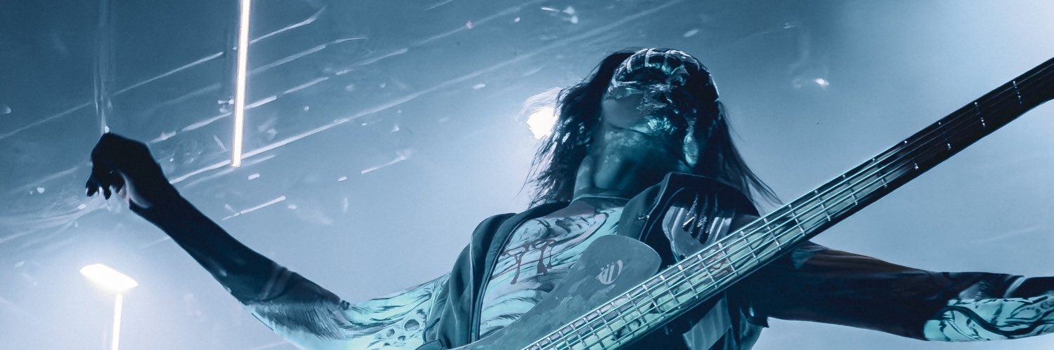 ᴛᴇᴇɴɪᴇ's banner