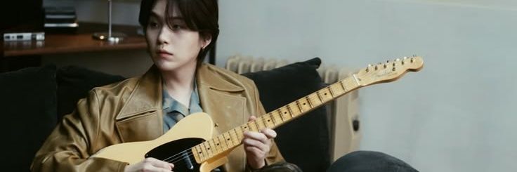 (-_-)/~~~ banner