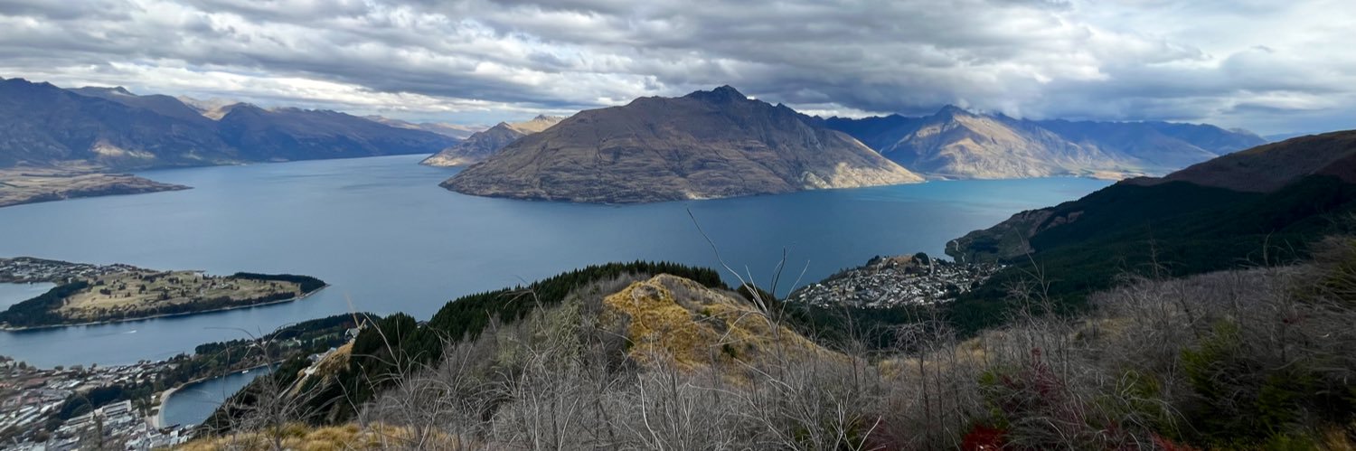 jengeale's profile banner image